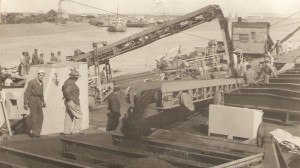 1952 cargando carbón